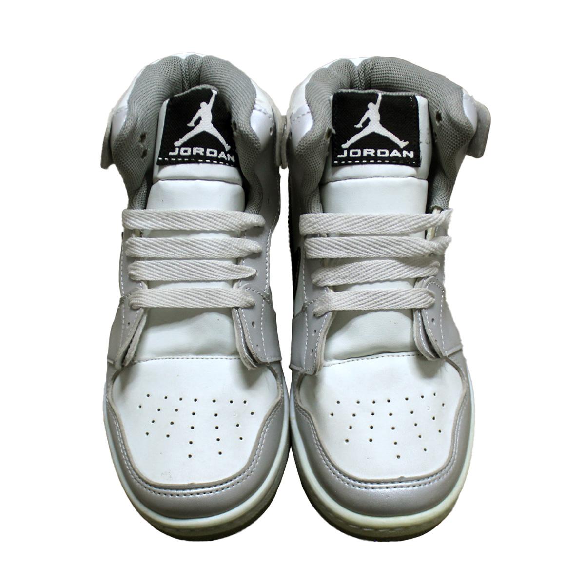 Imagen real de Tenis de hombre, tipo botin blanco con grises "Tipo Nike"